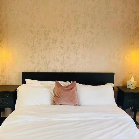 Dom wakacyjny The Modern Bay - Stylish 5-bed Retreat With Garden Leeds (West Yorkshire)