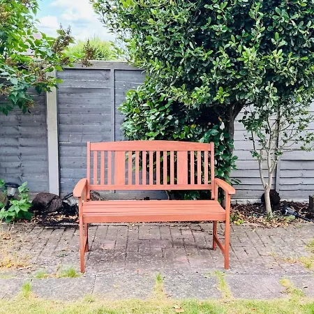 The Modern Bay - Stylish 5-bed Retreat With Garden Feriehus *