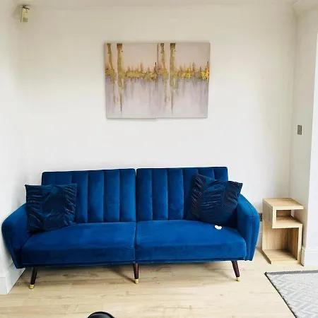 בית נופש The Modern Bay - Stylish 5-bed Retreat With Garden