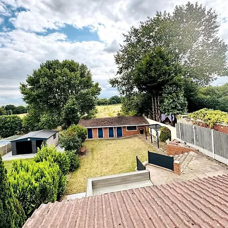 Feriehus The Modern Bay - Stylish 5-bed Retreat With Garden *