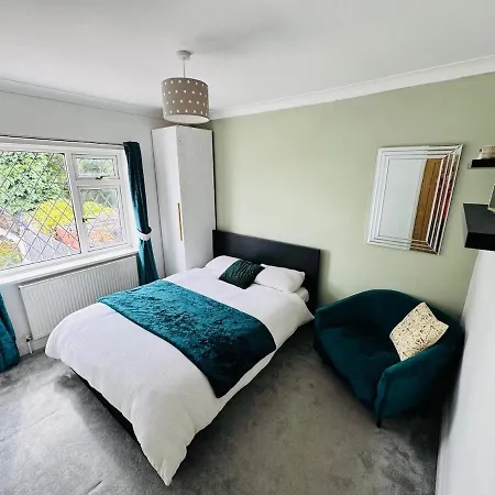 Feriehus The Modern Bay - Stylish 5-bed Retreat With Garden *