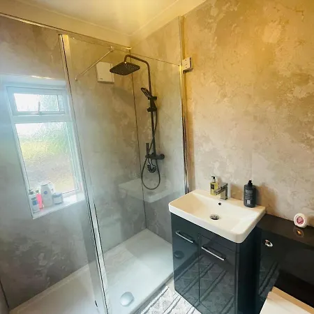 Prázdninový dům The Modern Bay - Stylish 5-bed Retreat With Garden