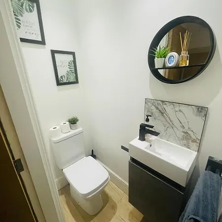 Prázdninový dům The Modern Bay - Stylish 5-bed Retreat With Garden Leeds (West Yorkshire)